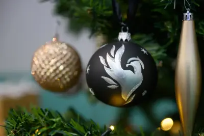 Vianočné gule Phoenix – ručne maľované 1 ks